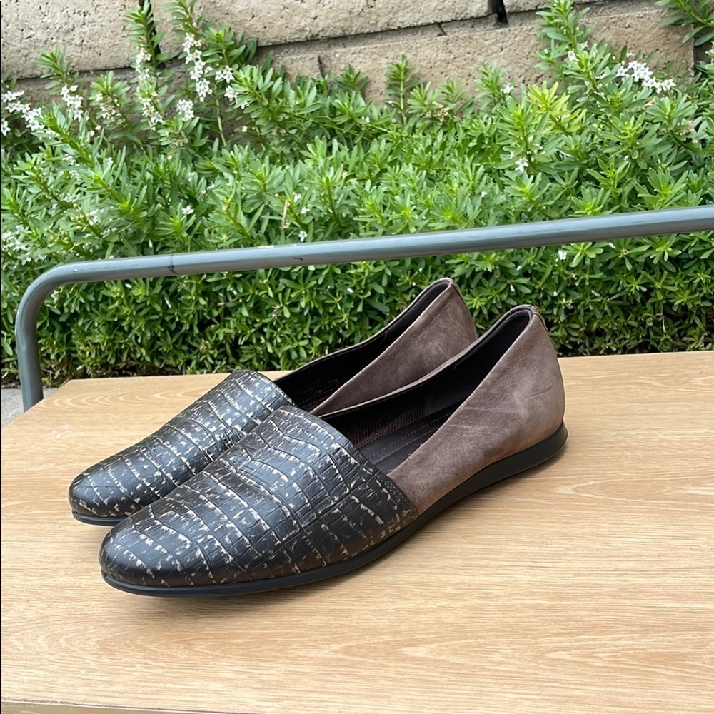 Ecco leather Croc Skin Embossed Brown Ballerina loafer flats Size 41